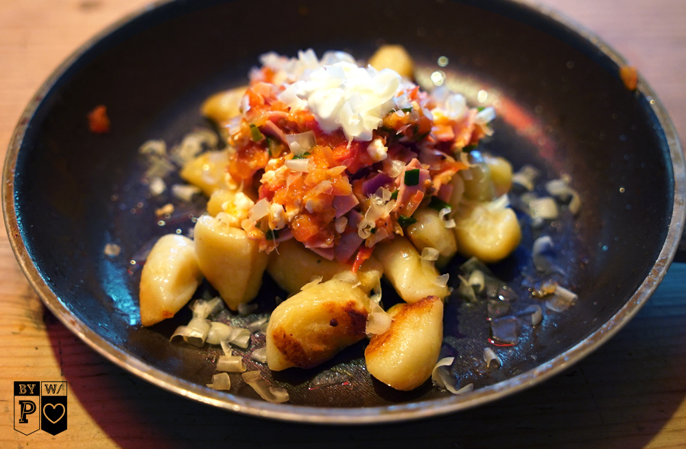 Gnocchi mit Tomaten-Schinken-Topping